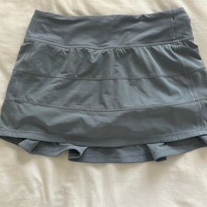 Lululemon pace rival skirt chambray size 4